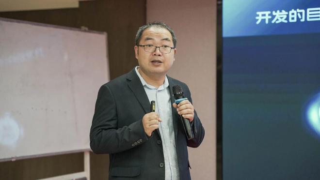 2024年福湘河南經(jīng)銷商峰會暨新媒體創(chuàng)新發(fā)展大會圓滿召開！(圖10)