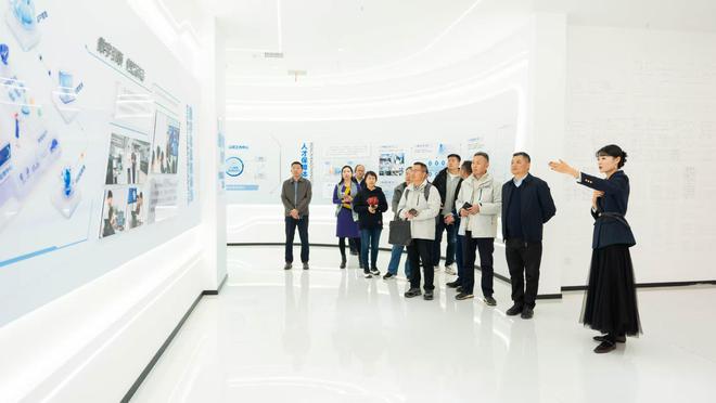 大道同行共創(chuàng)未來：海一云商集團(tuán)2024年媒體交流座談會(huì)圓滿舉行(圖3)